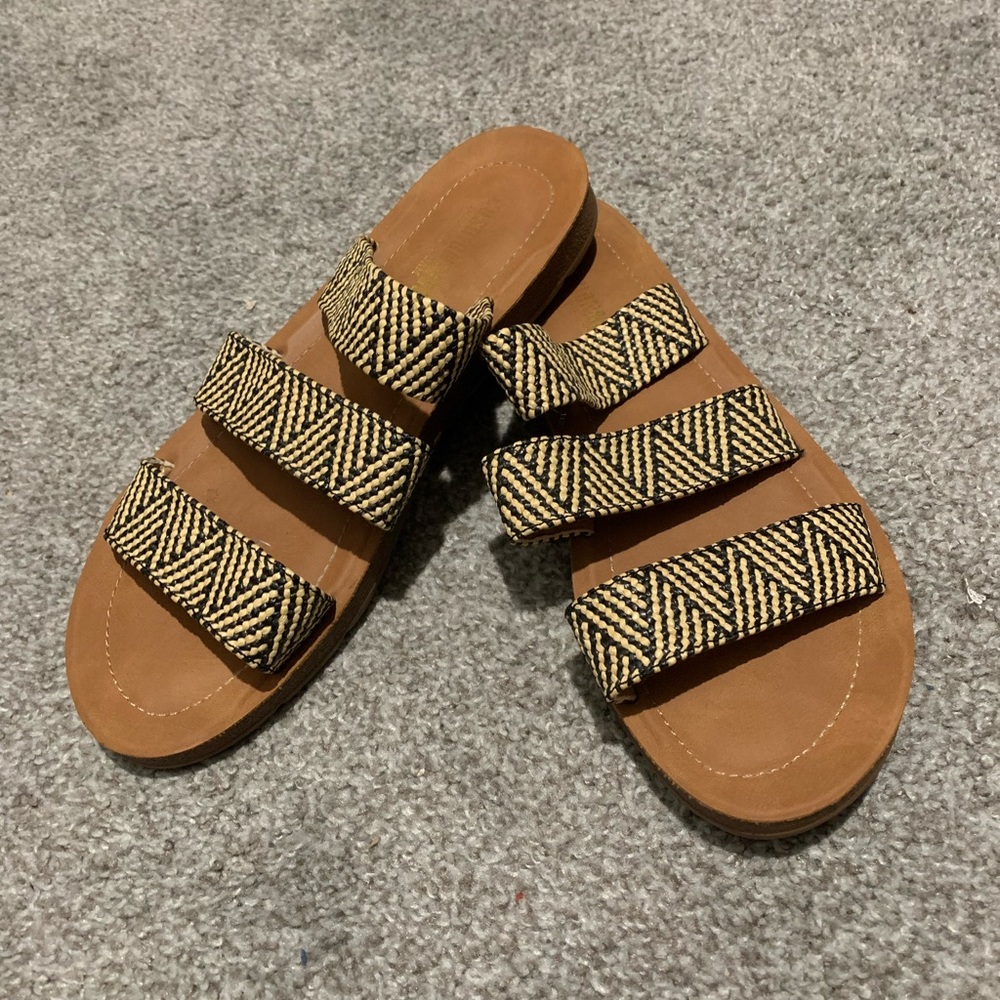 Cushionaire Ratton Memory Foam Sandals